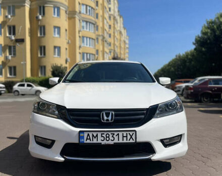 Білий Хонда Аккорд, об'ємом двигуна 2.4 л та пробігом 180 тис. км за 11800 $, фото 1 на Automoto.ua