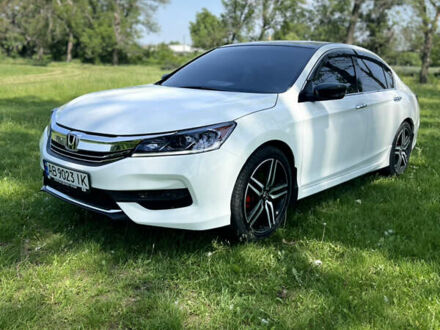 Белый Хонда Аккорд, объемом двигателя 2.4 л и пробегом 175 тыс. км за 13900 $, фото 1 на Automoto.ua