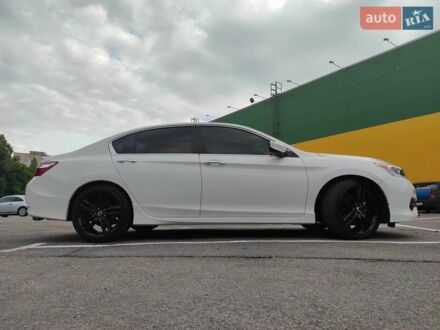 Хонда Аккорд 2016 у Кропивницькому (Кіровограді) на Automoto.ua Білий Хонда Аккорд, об'ємом двигуна 2.36 л та пробігом 69 тис. км за 16500 $, фото 1 на Automoto.ua
