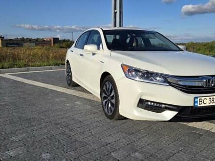 Белый Хонда Аккорд, объемом двигателя 2 л и пробегом 114 тыс. км за 18800 $, фото 1 на Automoto.ua