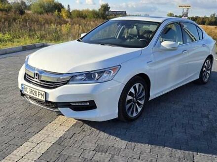 Белый Хонда Аккорд, объемом двигателя 2 л и пробегом 114 тыс. км за 16200 $, фото 1 на Automoto.ua