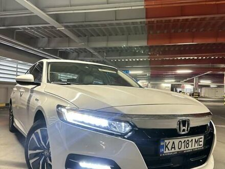 Хонда Аккорд 2018 у Києві на Automoto.ua Білий Хонда Аккорд, об'ємом двигуна 1.99 л та пробігом 132 тис. км за 18550 $, фото 1 на Automoto.ua