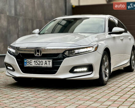 Белый Хонда Аккорд, объемом двигателя 1.5 л и пробегом 105 тыс. км за 19900 $, фото 1 на Automoto.ua