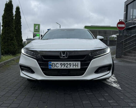 Белый Хонда Аккорд, объемом двигателя 1.5 л и пробегом 129 тыс. км за 21000 $, фото 1 на Automoto.ua