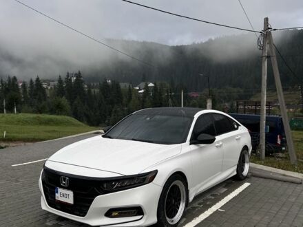 Білий Хонда Аккорд, об'ємом двигуна 1.5 л та пробігом 190 тис. км за 19700 $, фото 1 на Automoto.ua