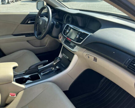 Бежевый Хонда Аккорд, объемом двигателя 2.36 л и пробегом 126 тыс. км за 15500 $, фото 12 на Automoto.ua