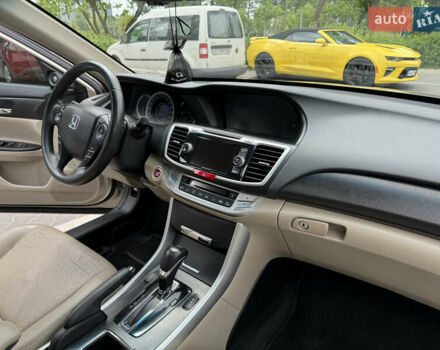 Бежевий Хонда Аккорд, об'ємом двигуна 2.4 л та пробігом 147 тис. км за 12500 $, фото 7 на Automoto.ua