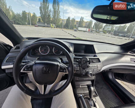 Черный Хонда Аккорд, объемом двигателя 3.5 л и пробегом 256 тыс. км за 8300 $, фото 15 на Automoto.ua