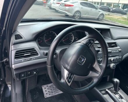 Черный Хонда Аккорд, объемом двигателя 2.4 л и пробегом 259 тыс. км за 6600 $, фото 5 на Automoto.ua