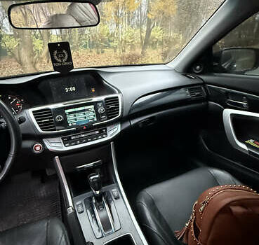 Черный Хонда Аккорд, объемом двигателя 2.35 л и пробегом 279 тыс. км за 10500 $, фото 7 на Automoto.ua