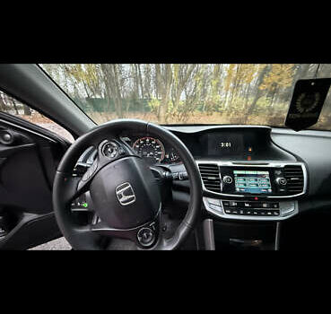 Черный Хонда Аккорд, объемом двигателя 2.35 л и пробегом 279 тыс. км за 10500 $, фото 4 на Automoto.ua