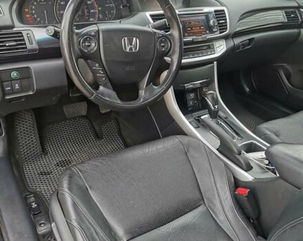 Черный Хонда Аккорд, объемом двигателя 2.4 л и пробегом 233 тыс. км за 9400 $, фото 7 на Automoto.ua