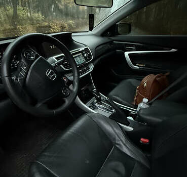 Черный Хонда Аккорд, объемом двигателя 2.35 л и пробегом 279 тыс. км за 10500 $, фото 1 на Automoto.ua