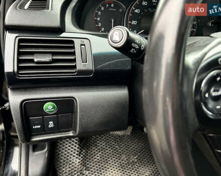 Черный Хонда Аккорд, объемом двигателя 3.47 л и пробегом 117 тыс. км за 15000 $, фото 15 на Automoto.ua