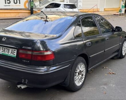 Черный Хонда Аккорд, объемом двигателя 1.8 л и пробегом 350 тыс. км за 2000 $, фото 3 на Automoto.ua