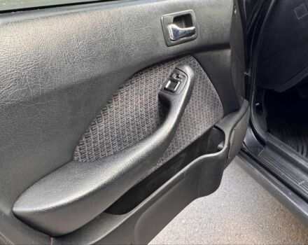 Черный Хонда Аккорд, объемом двигателя 1.8 л и пробегом 350 тыс. км за 2000 $, фото 9 на Automoto.ua