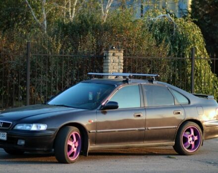 Черный Хонда Аккорд, объемом двигателя 1.8 л и пробегом 400 тыс. км за 2200 $, фото 5 на Automoto.ua