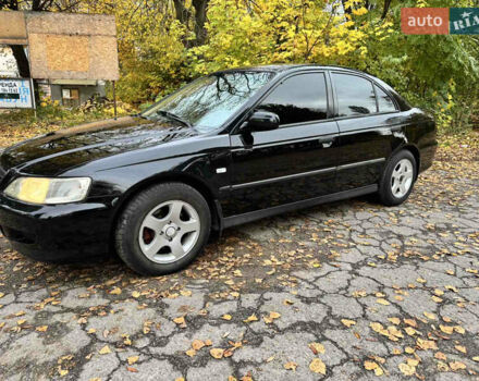 Черный Хонда Аккорд, объемом двигателя 1.85 л и пробегом 333 тыс. км за 2950 $, фото 4 на Automoto.ua