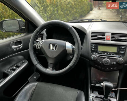 Черный Хонда Аккорд, объемом двигателя 2 л и пробегом 268 тыс. км за 5800 $, фото 7 на Automoto.ua