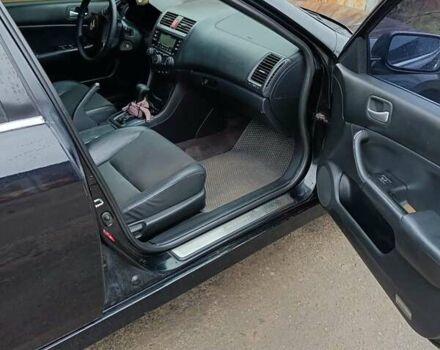 Черный Хонда Аккорд, объемом двигателя 2.4 л и пробегом 308 тыс. км за 6300 $, фото 6 на Automoto.ua