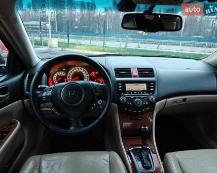 Черный Хонда Аккорд, объемом двигателя 2.4 л и пробегом 354 тыс. км за 7600 $, фото 9 на Automoto.ua