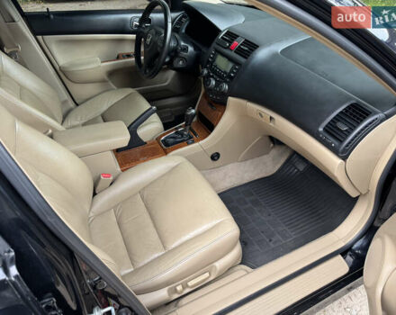 Черный Хонда Аккорд, объемом двигателя 2 л и пробегом 290 тыс. км за 7200 $, фото 3 на Automoto.ua