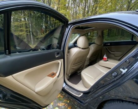 Черный Хонда Аккорд, объемом двигателя 2.4 л и пробегом 200 тыс. км за 6000 $, фото 11 на Automoto.ua