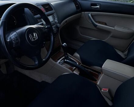 Черный Хонда Аккорд, объемом двигателя 2 л и пробегом 330 тыс. км за 5600 $, фото 12 на Automoto.ua