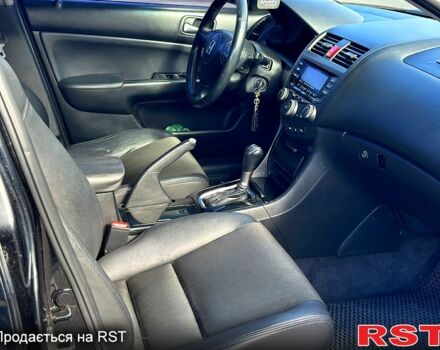Чорний Хонда Аккорд, об'ємом двигуна 2.4 л та пробігом 225 тис. км за 7500 $, фото 4 на Automoto.ua