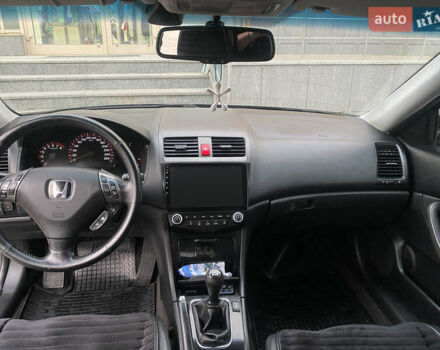 Чорний Хонда Аккорд, об'ємом двигуна 2 л та пробігом 310 тис. км за 8100 $, фото 6 на Automoto.ua