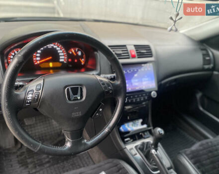 Чорний Хонда Аккорд, об'ємом двигуна 2 л та пробігом 310 тис. км за 8100 $, фото 5 на Automoto.ua