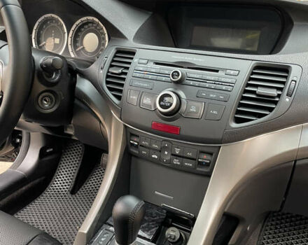 Черный Хонда Аккорд, объемом двигателя 2.4 л и пробегом 177 тыс. км за 10200 $, фото 5 на Automoto.ua