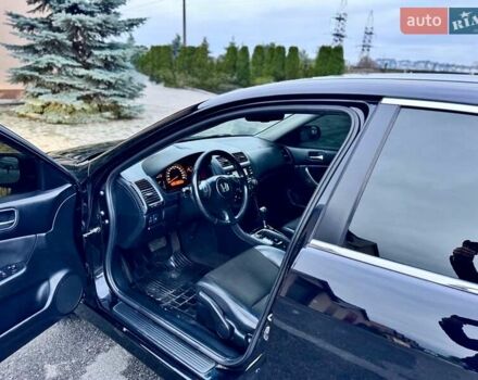 Черный Хонда Аккорд, объемом двигателя 2 л и пробегом 167 тыс. км за 8000 $, фото 16 на Automoto.ua