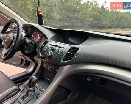 Чорний Хонда Аккорд, об'ємом двигуна 2.4 л та пробігом 205 тис. км за 7450 $, фото 24 на Automoto.ua