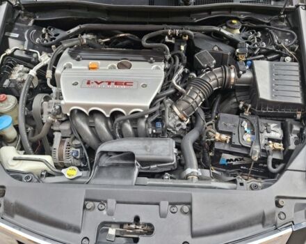 Черный Хонда Аккорд, объемом двигателя 2.4 л и пробегом 356 тыс. км за 7300 $, фото 6 на Automoto.ua