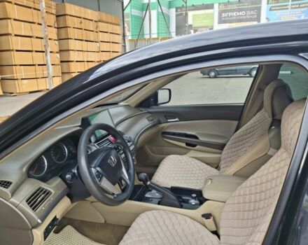 Черный Хонда Аккорд, объемом двигателя 2.4 л и пробегом 356 тыс. км за 7300 $, фото 4 на Automoto.ua