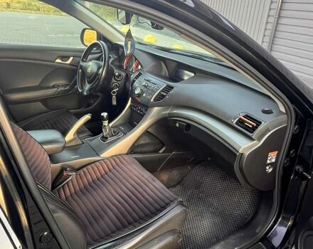 Черный Хонда Аккорд, объемом двигателя 2.4 л и пробегом 333 тыс. км за 7800 $, фото 7 на Automoto.ua