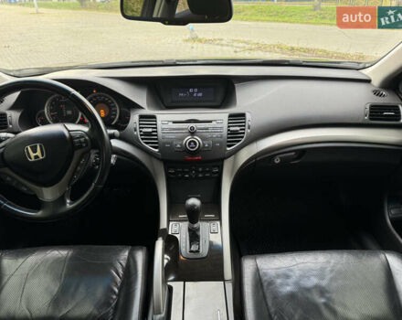 Черный Хонда Аккорд, объемом двигателя 2.35 л и пробегом 184 тыс. км за 9800 $, фото 23 на Automoto.ua