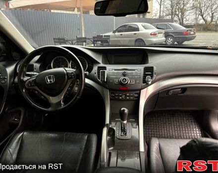 Черный Хонда Аккорд, объемом двигателя 2.4 л и пробегом 310 тыс. км за 10000 $, фото 9 на Automoto.ua