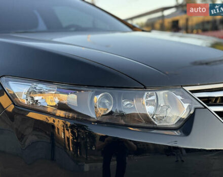 Чорний Хонда Аккорд, об'ємом двигуна 2 л та пробігом 208 тис. км за 10500 $, фото 6 на Automoto.ua