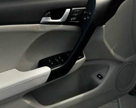 Черный Хонда Аккорд, объемом двигателя 2.4 л и пробегом 282 тыс. км за 10000 $, фото 13 на Automoto.ua