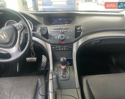 Черный Хонда Аккорд, объемом двигателя 2.35 л и пробегом 212 тыс. км за 10800 $, фото 15 на Automoto.ua