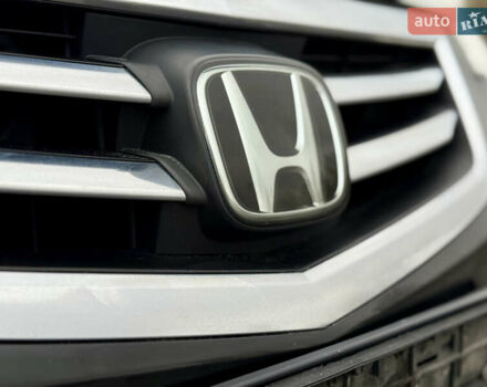 Чорний Хонда Аккорд, об'ємом двигуна 2.4 л та пробігом 177 тис. км за 10699 $, фото 3 на Automoto.ua