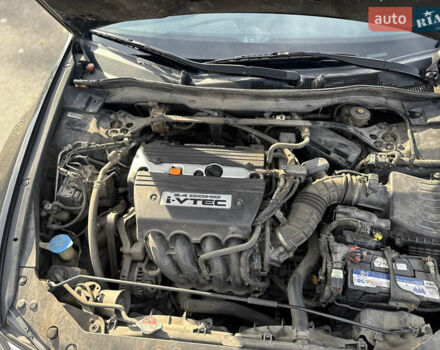 Черный Хонда Аккорд, объемом двигателя 2.35 л и пробегом 274 тыс. км за 9900 $, фото 10 на Automoto.ua