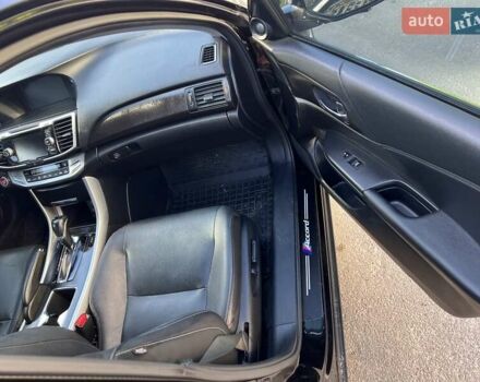Черный Хонда Аккорд, объемом двигателя 2.4 л и пробегом 185 тыс. км за 12000 $, фото 10 на Automoto.ua