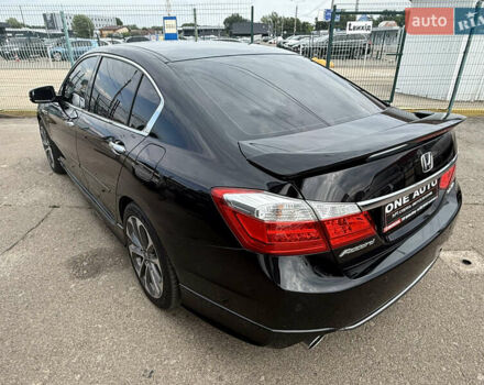 Черный Хонда Аккорд, объемом двигателя 3.47 л и пробегом 308 тыс. км за 15990 $, фото 4 на Automoto.ua