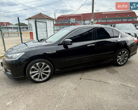 Черный Хонда Аккорд, объемом двигателя 3.47 л и пробегом 308 тыс. км за 15990 $, фото 3 на Automoto.ua