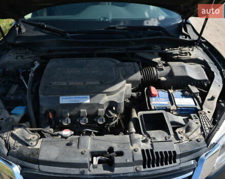 Черный Хонда Аккорд, объемом двигателя 3.47 л и пробегом 125 тыс. км за 15500 $, фото 25 на Automoto.ua