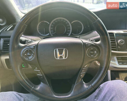 Черный Хонда Аккорд, объемом двигателя 3.47 л и пробегом 182 тыс. км за 12500 $, фото 12 на Automoto.ua