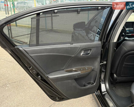 Черный Хонда Аккорд, объемом двигателя 3.47 л и пробегом 308 тыс. км за 15990 $, фото 13 на Automoto.ua